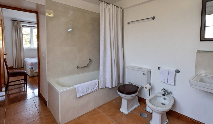 Bathroom, Loja da Lenha, Funchal