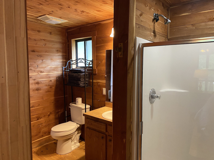 Bathroom 3, Log Cabin 2 at Son's Blue River Camp, Caldwell