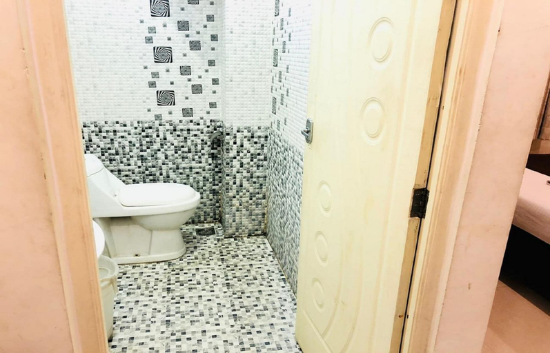 Bathroom 5, Royal Residency, Kancheepuram