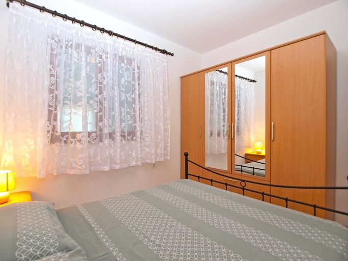 Bedroom 3, Apartment 1407, Fažana