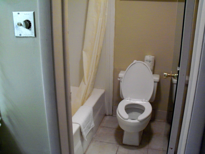 Bathroom 4, Rodeway Inn South Point, Lawrence
