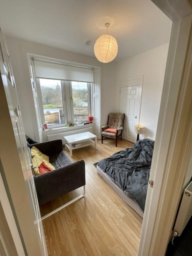 Others 5, 1-bed Apartment Next to Paisley Gilmour Station!, Renfrewshire