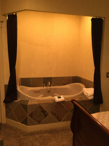 Bathroom 4, Far View - A Bed & Breakfast Estate, Washington