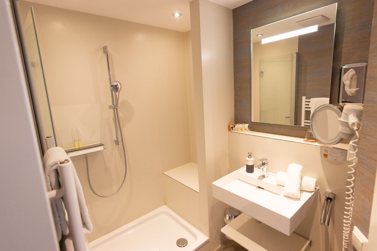Bathroom 4, Seehotel Adler, Konstanz