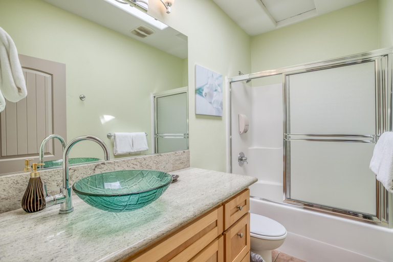 Bathroom 3, Coastal Dream, Lincoln