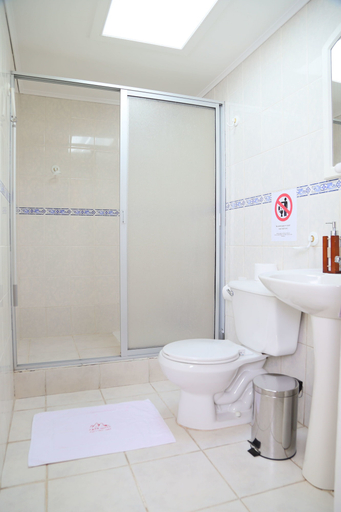 Bathroom 3, Casa Suiza - Hostel, Colchagua