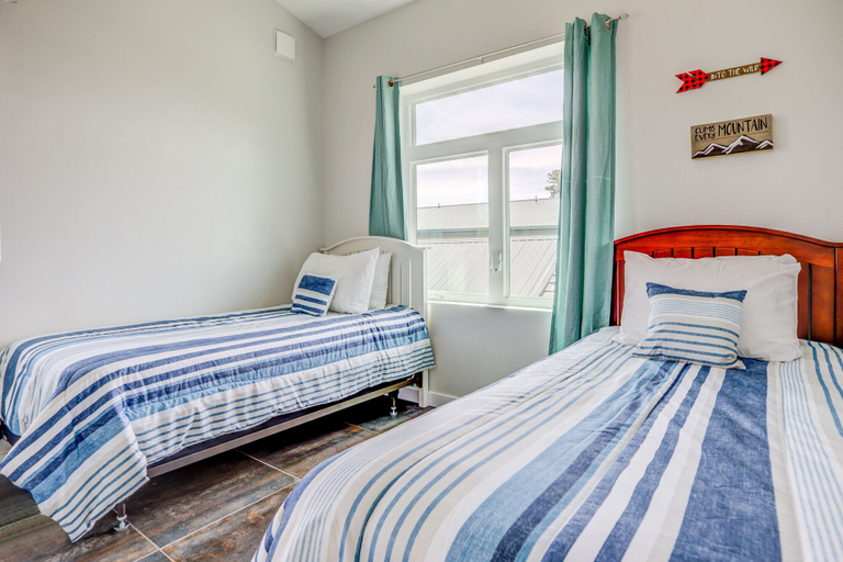 Bedroom 2, Castle in the Sky Unit Z, Gallatin