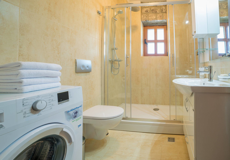 Bathroom 4, Villa Old Castle