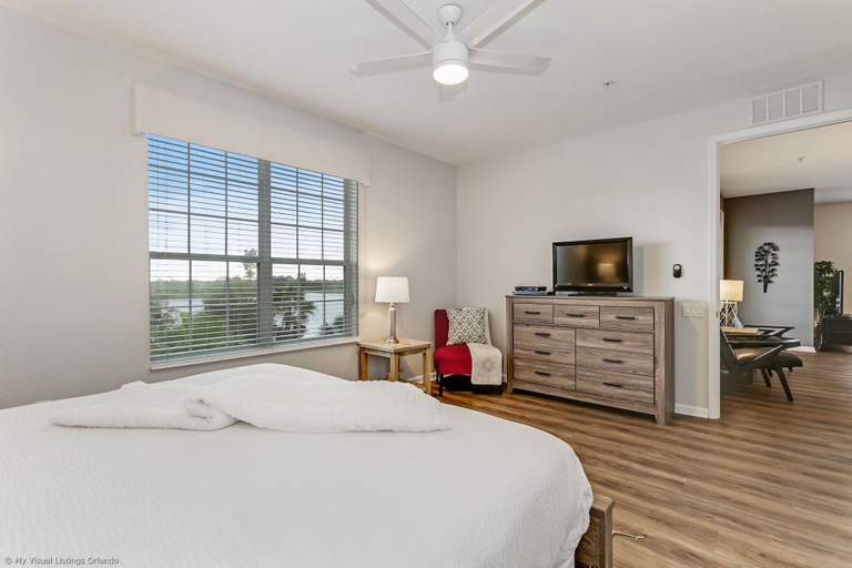 Bedroom 3, Spring Lakeview 3 Bedroom Condo by RedAwning, Orange