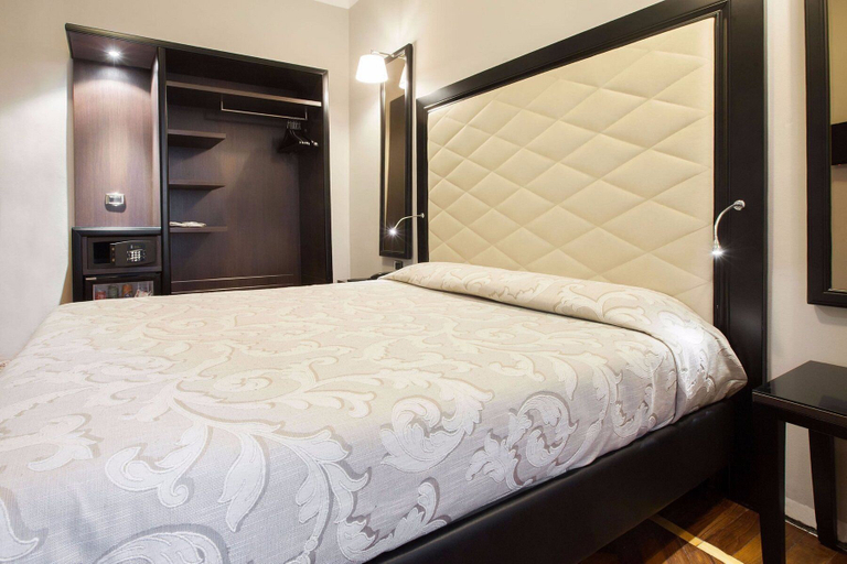 Bedroom 3, Hotel Lombardia, Florence