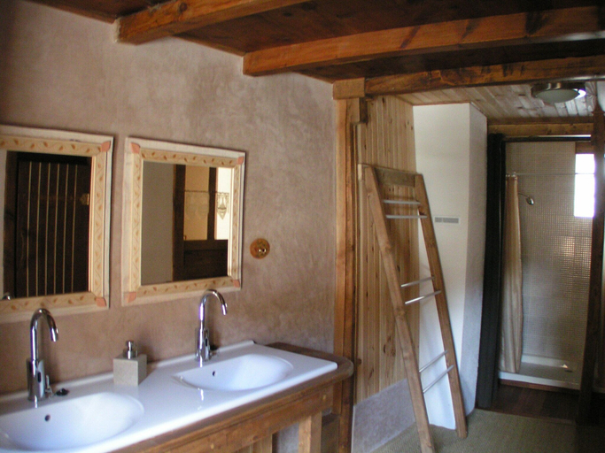 Bathroom, Chambres d'Hotes Ecogite du Mas de Trape, Pyrénées-Orientales