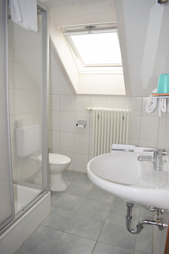 Bathroom 5, Gasthof Lamprecht, Weilheim-Schongau