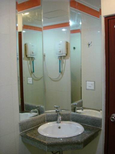 Bathroom 4, Lucky Star Hotel, Phnom Penh