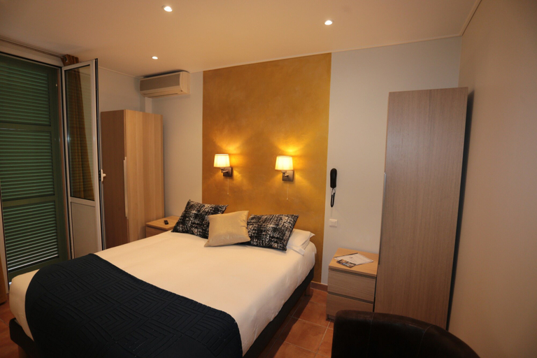 Bedroom 3, Hotel Pavillon Impérial, Alpes-Maritimes