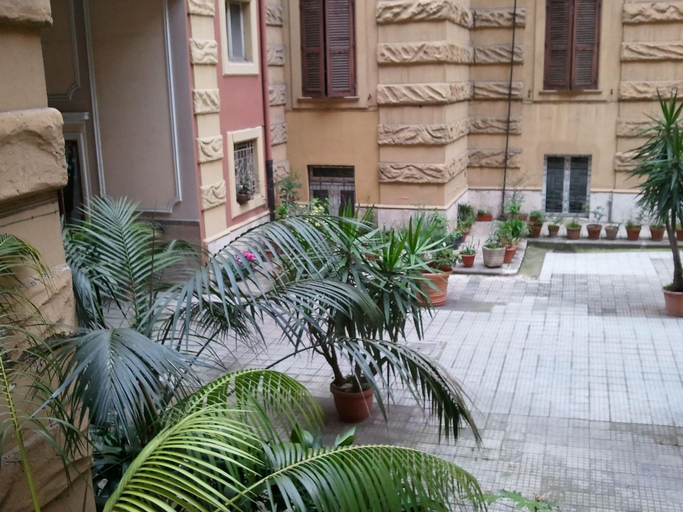 Exterior & Views 2, Casa di Ele, Roma