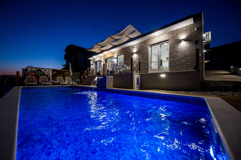 Sport & Beauty 2, Villa Hedonist, Seget