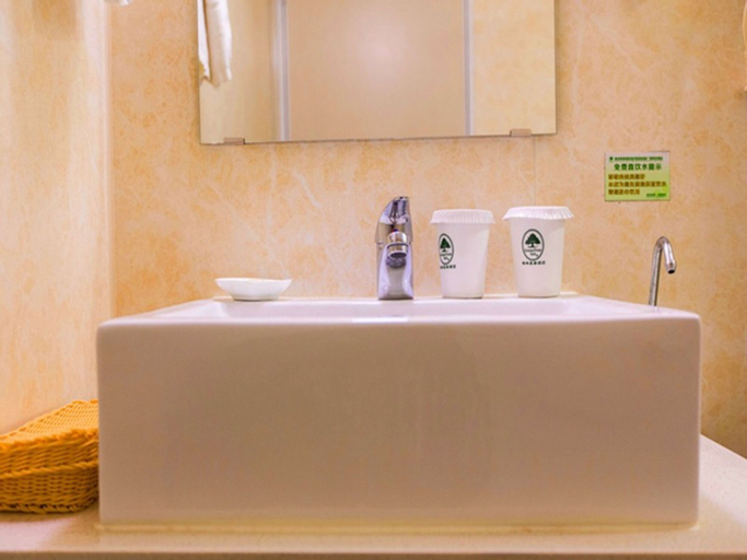Bedroom 4, GreenTree Inn Xuzhou High Speed Railway Zhanqian Square Hotel, Xuzhou