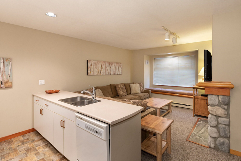 Private kitchen 3, Lake Placid Lodge by Whistler Premier, Squamish-Lillooet