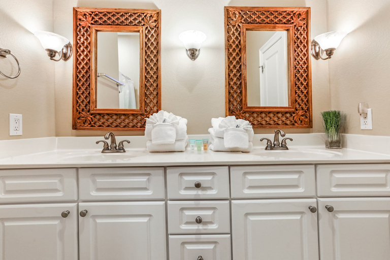 Bathroom 3, Grotto on the Gulf, Baldwin