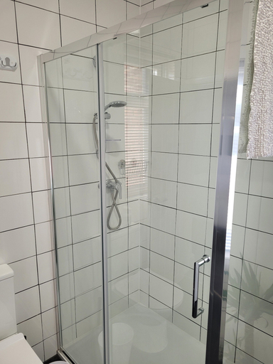Bathroom 3, Edelweiss Guesthouse, Southend-on-Sea