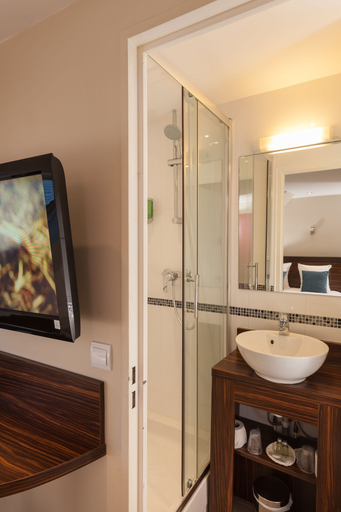 Bathroom 4, Hotel Apolonia Paris Montmartre, Sure Hotel Collec, Paris