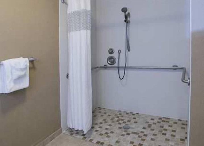Bathroom 4, Hampton Inn Tuscaloosa-University, Tuscaloosa
