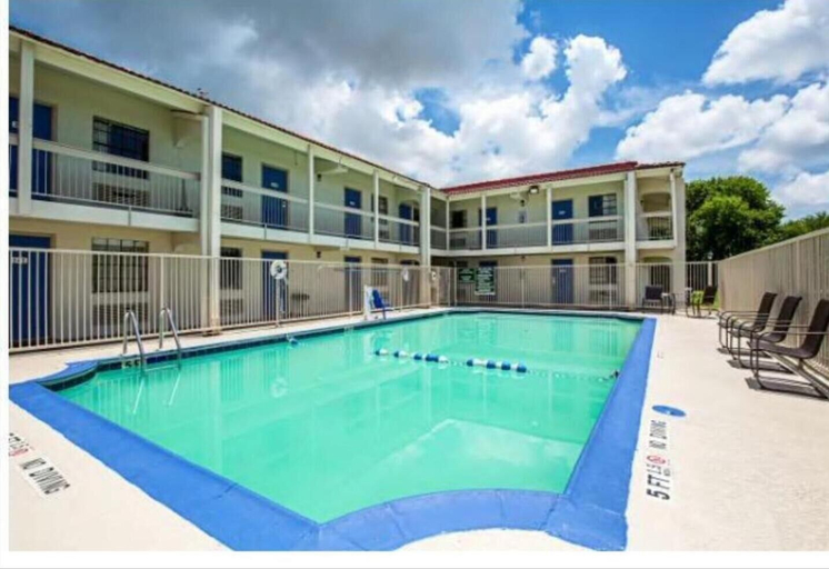 Sport & Beauty, Scottish Inns and Suites Texas City, TX, Galveston