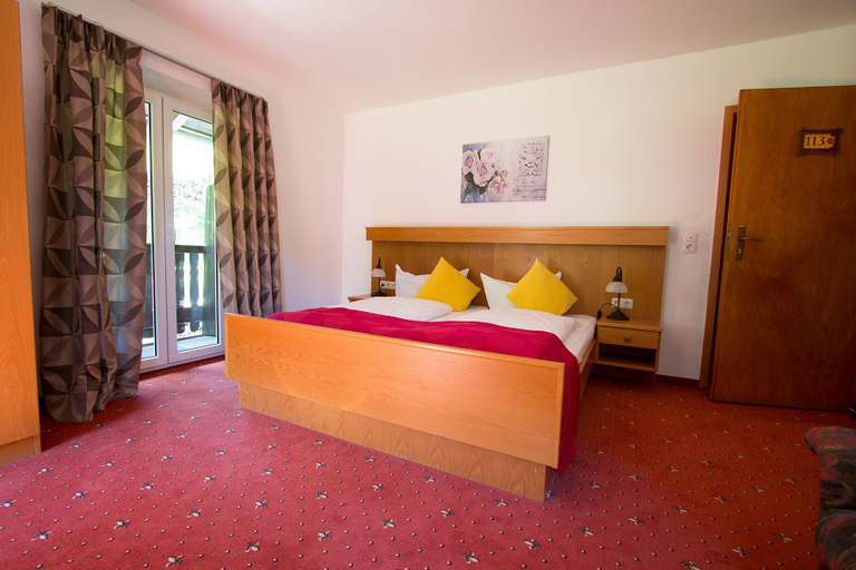 Bedroom 4, Alpenhotel Beslhof, Berchtesgadener Land