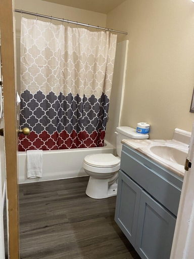 Bathroom 3, Farwest Motel, Snohomish