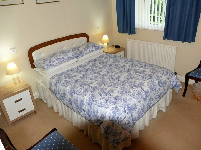 Bedroom 2, The Willows Accommodation, Somerset