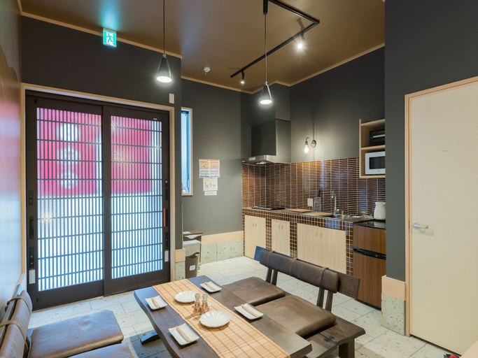 Others 5, Yadoya Negishicho, Taitō