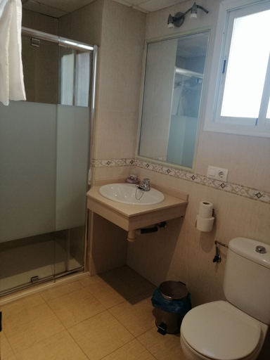 Bathroom 3, Hostal La Isla, Badajoz