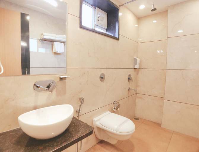 Bathroom 3, TGI Insignia, Bhopal