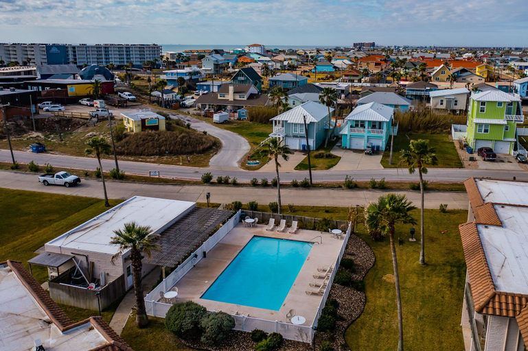 Exterior & Views, Maddie's Way, Nueces