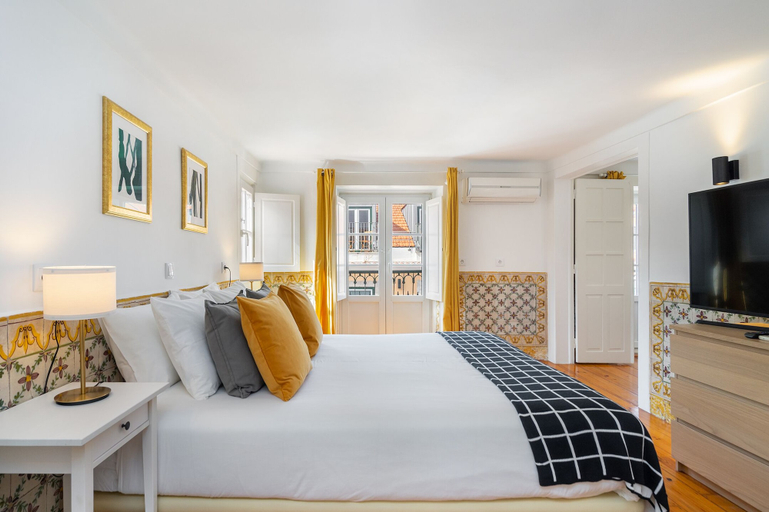Bedroom 3, Santa Justa Prime Location, Lisbon