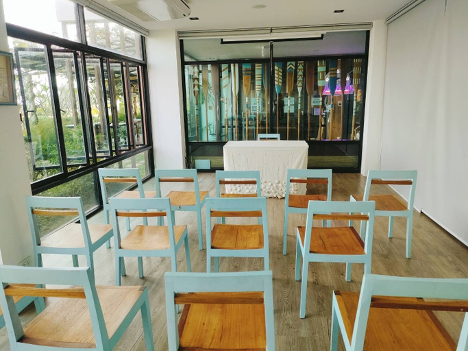 Food & Drinks 4, The Beach Resort & Residence, Pathiu