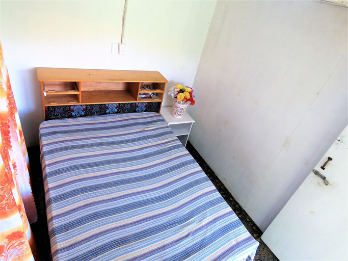 Bedroom 2, Mountain Oasis Farm Stay, Ba