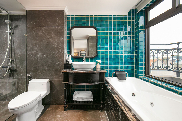 Bathroom 4, L'Heritage Hotel, Hoàn Kiếm