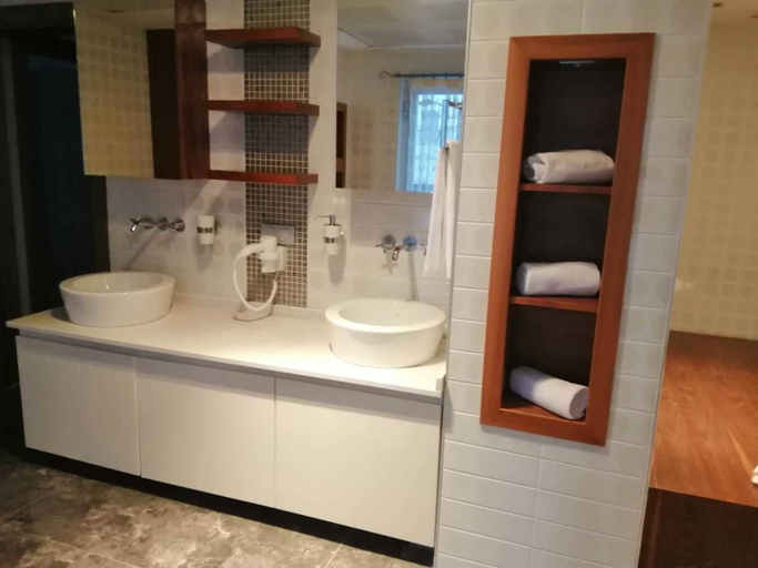 Bathroom 5, Ferah Suites, Akçaabat
