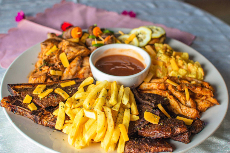 Food & Drinks 4, Etang Guest House, Tutume
