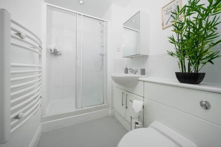 Bathroom 2, Ashleigh Court, Hertfordshire