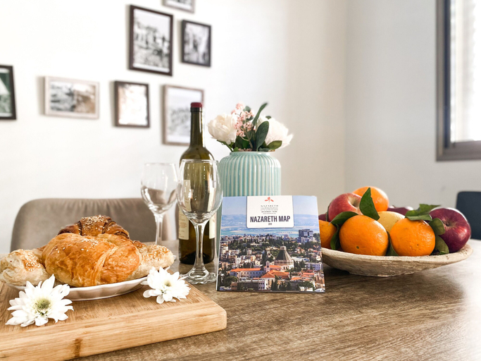 Food & Drinks 3, Modern Downtown 3BR by Ahlan Hospitality