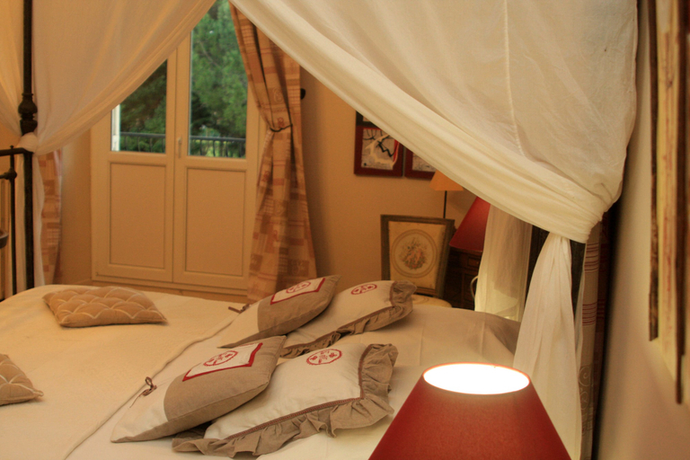 Bedroom 4, Château la Moune, Gironde
