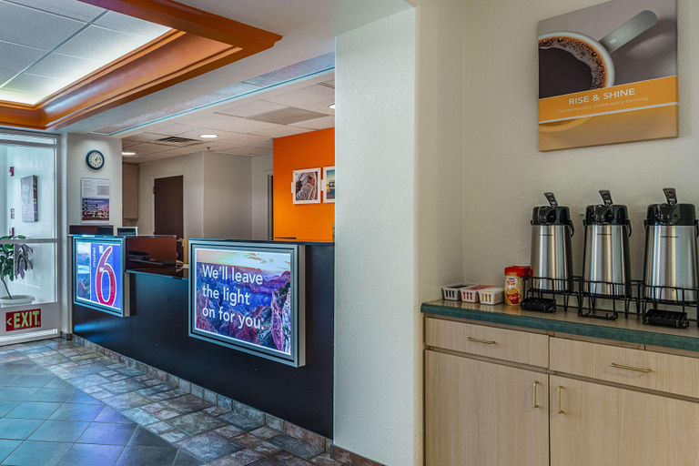 Food & Drinks, Motel 6 Beatty, NV - Death Valley, Nye