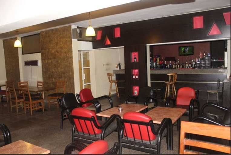 Food & Drinks 3, Royal Residence Guest House, Obio/Akp
