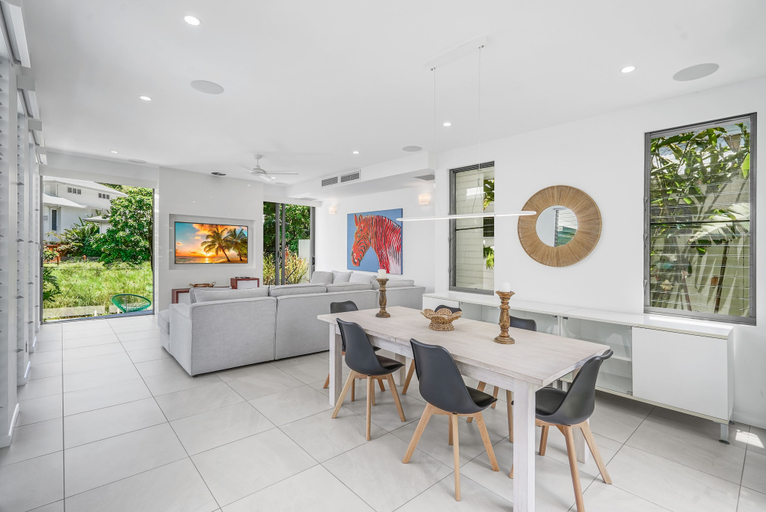 Food & Drinks 5, Tranquil Waters - Luxury in Oceans Edge, Cairns