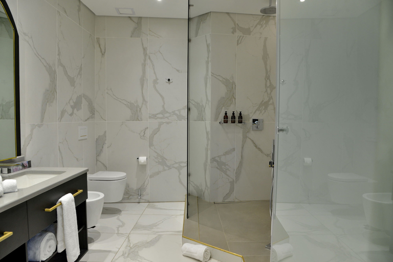 Bathroom 5, Apogee Boutique Hotel & Spa, City of Tshwane