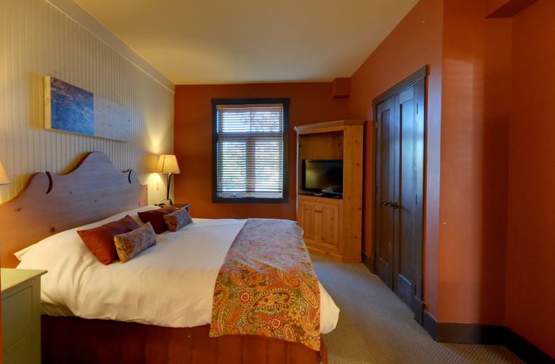 Bedroom 3, Hilton Grand Vacations Club Blue Mountain Canada, Grey