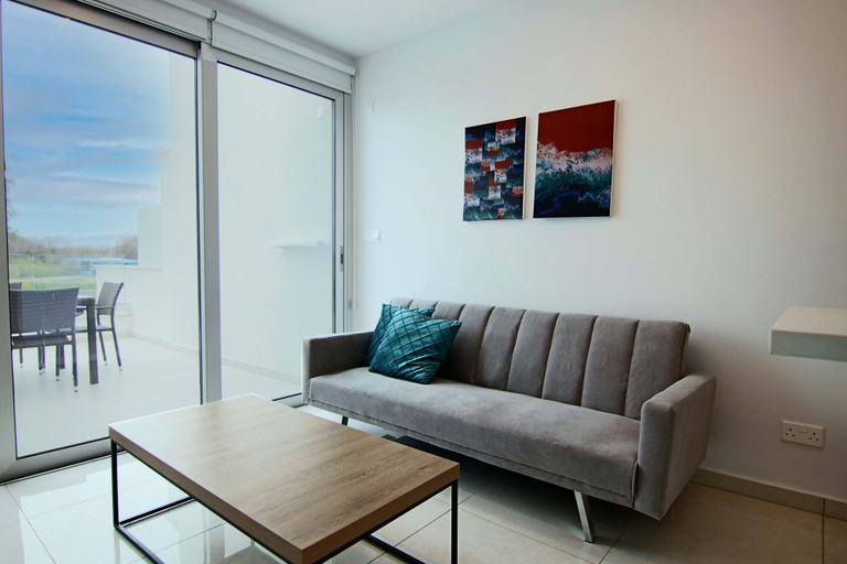 Others 4, Phaedrus Living: Seaside Deluxe Flat Harbour 106