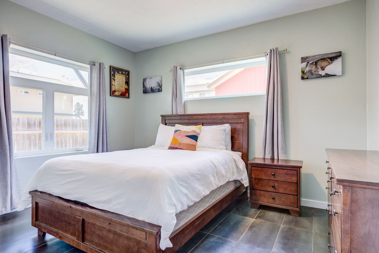 Bedroom 2, Castle in the Sky Unit Y, Gallatin